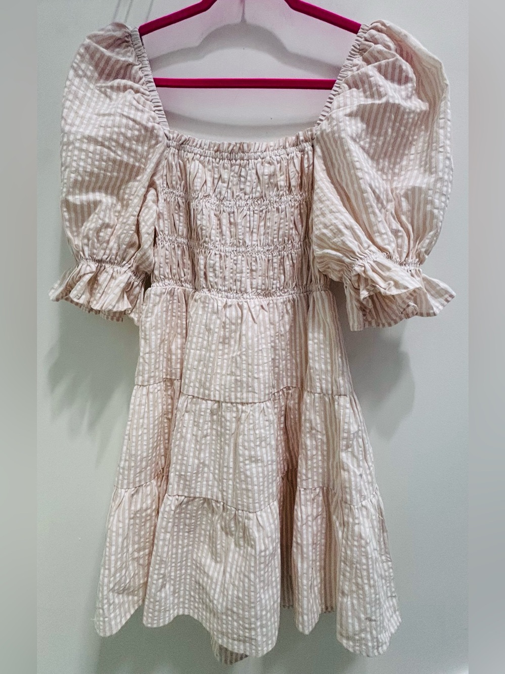 MINKPINK tan and white Striped Puff-Sleeve Tiered Dress